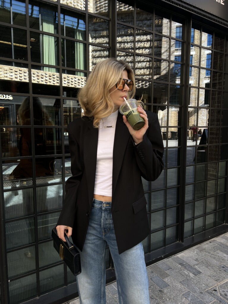5 Timeless items you can wear all year long Eva mcmahon wearing simple outfit jeans and white t-shirt