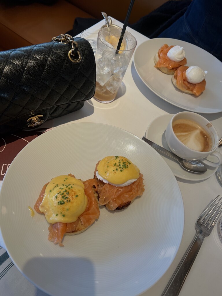 THE PARK LONDON REVIEW- CHIC GIRL'S BRUNCH our brunch food. Eggs royale alias Eggs Arlington 