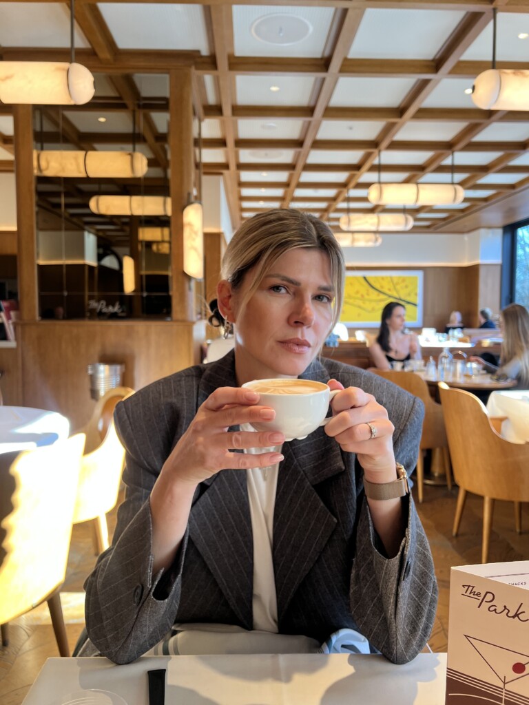 THE PARK LONDON REVIEW- CHIC GIRL'S BRUNCH Eva Mcmahon in the Park London 