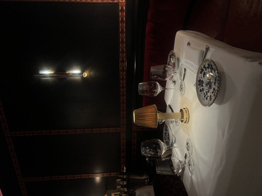 Carbone London - Glamour and Happy Taste buds ellegant table setting 