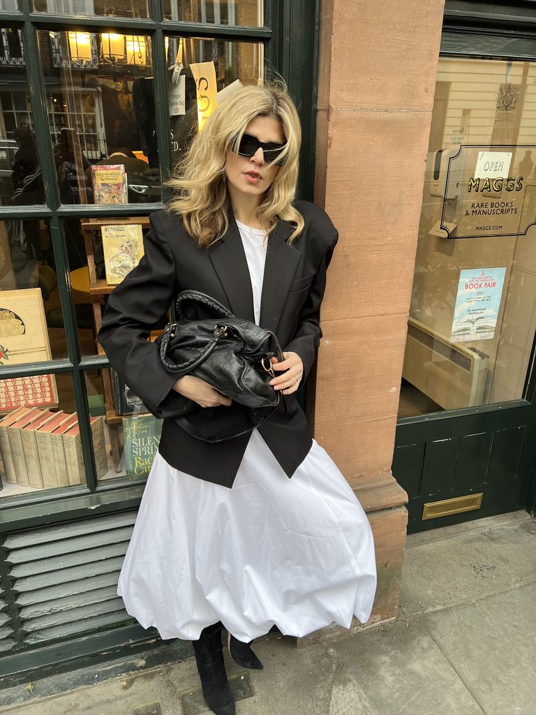 Eva McMahon wearing a Frankie Shop Jun Blazer, Balenciaga city bag and Paris texas boots, timeless autumn outfit idea for women over 40